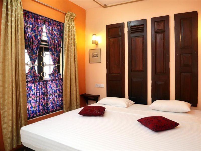 Ceylon Hotel Negombo