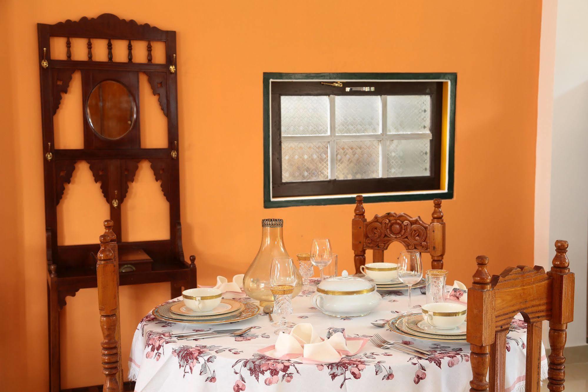 Ceylon Hotel 3*