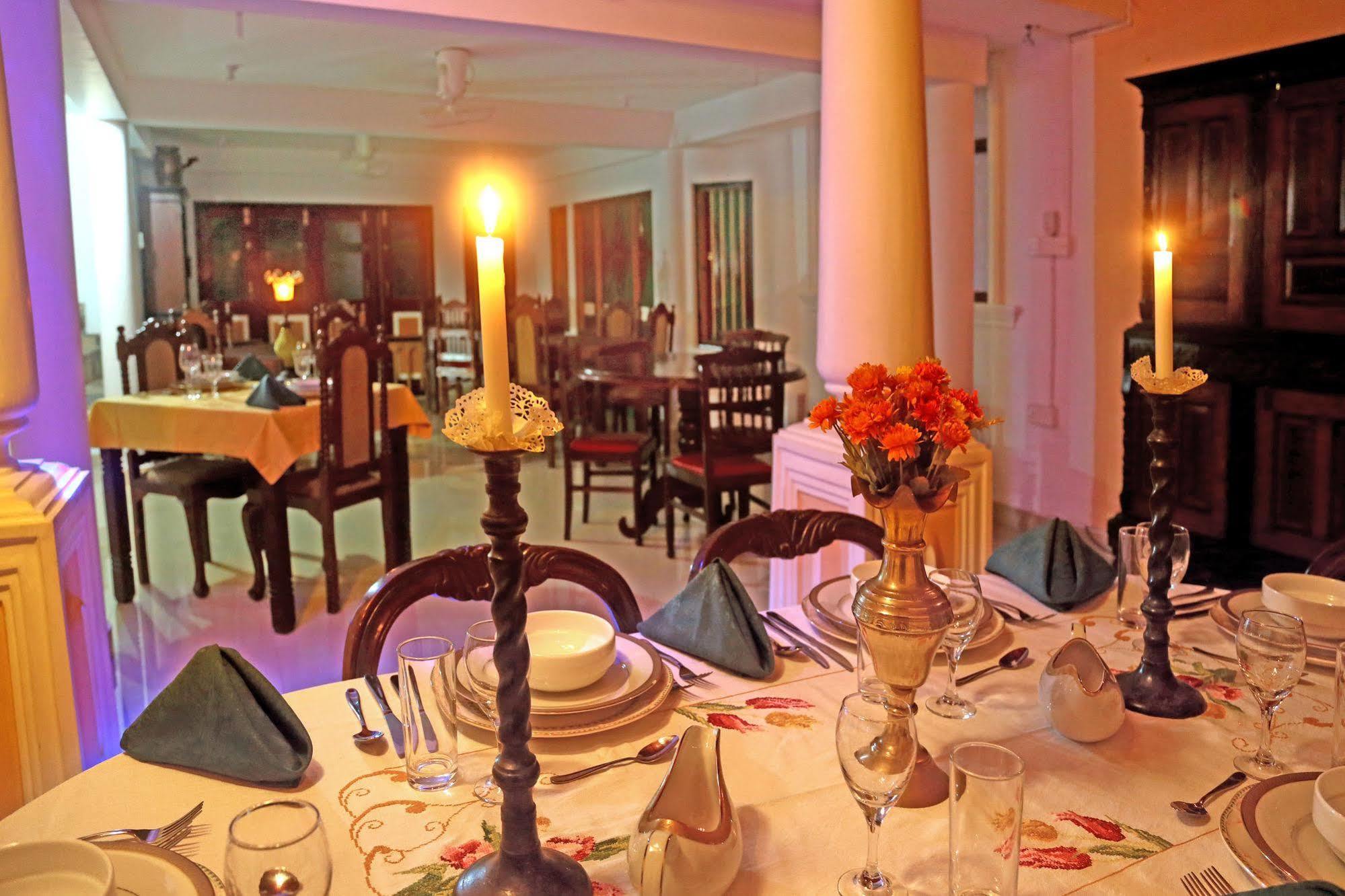Hotel Ceylon